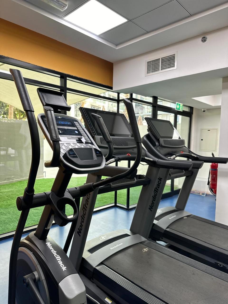 Izzzi Life Mint Aparthotel Dubai Luaran gambar